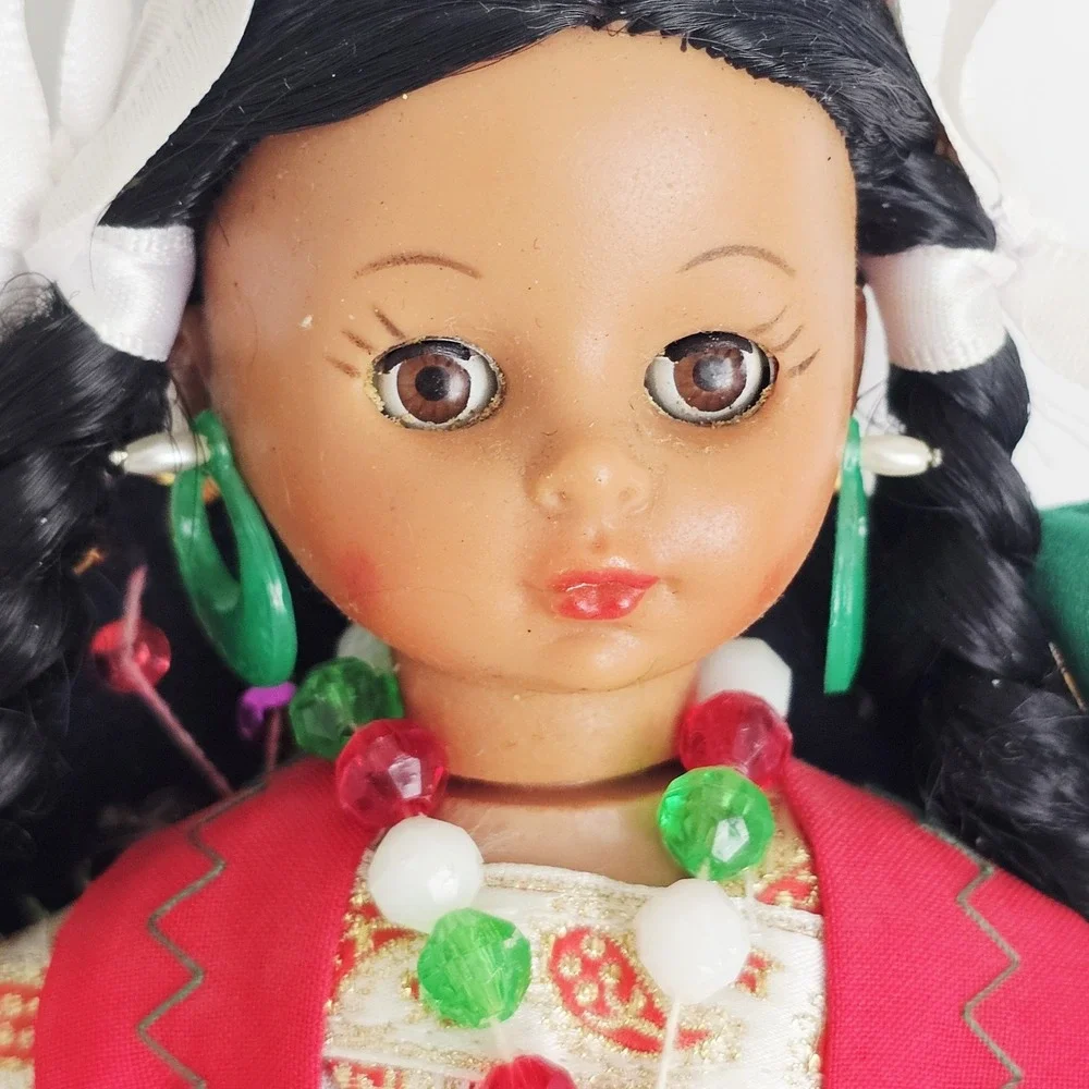 Vintage Mexican‎ Souvenir Doll China Poblana Red Green Dress Sombrero 10.5in